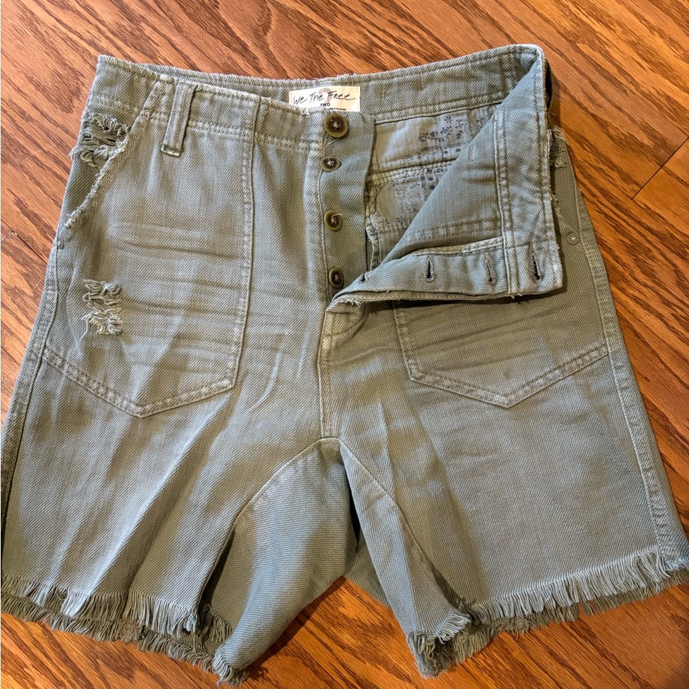 WE THE FREE shorts